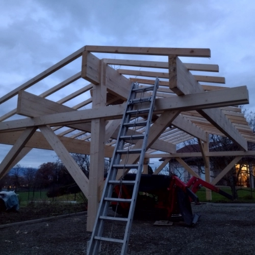 Ossature bois d'un abri voiture par menuiserie Cusin à Saint Julien en Genevois