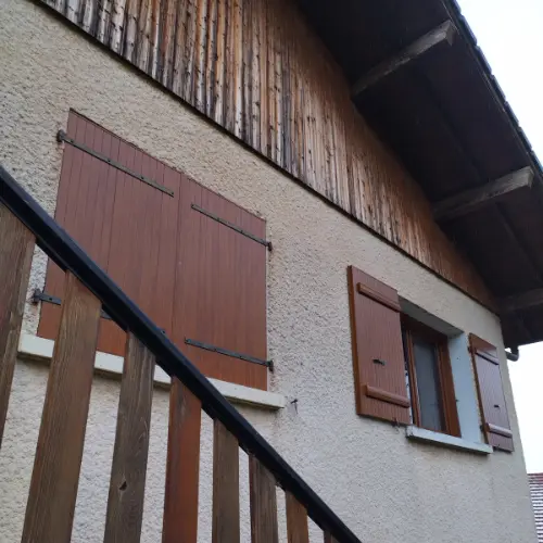 pose-volets-aluminium-menuiserie-cusin-neydens Pose de volets aluminium pour une maison